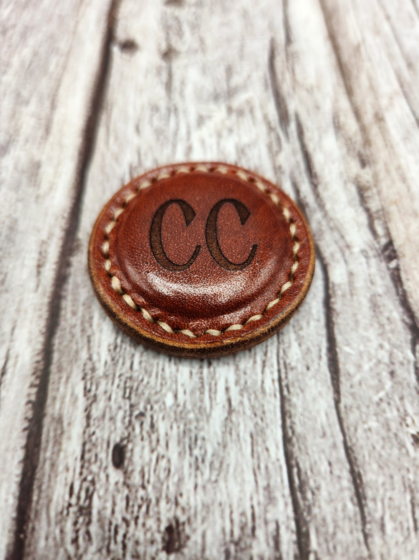 Personalized Leather Magnetic Golf Ball Marker – Custom Engraved Full Grain Leather – Handmade Golf Gift for Him or Dad