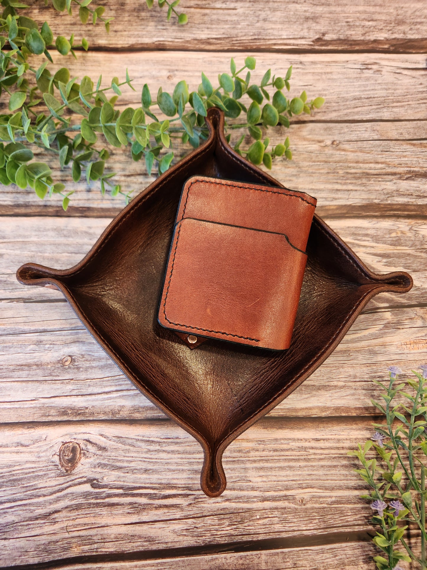 Minimalist Leather Bifold Wallet – Handmade Full Grain Leather Billfold