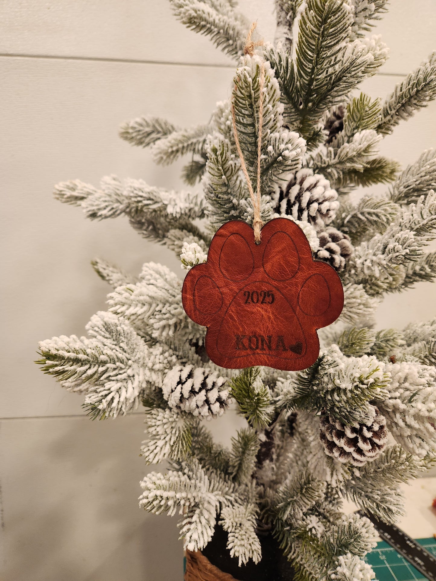 Personalized Full-Grain American Leather Pet Paw Ornament | Custom Name & Year | Dog or Cat Keepsake & Memorial | Handmade in the USA