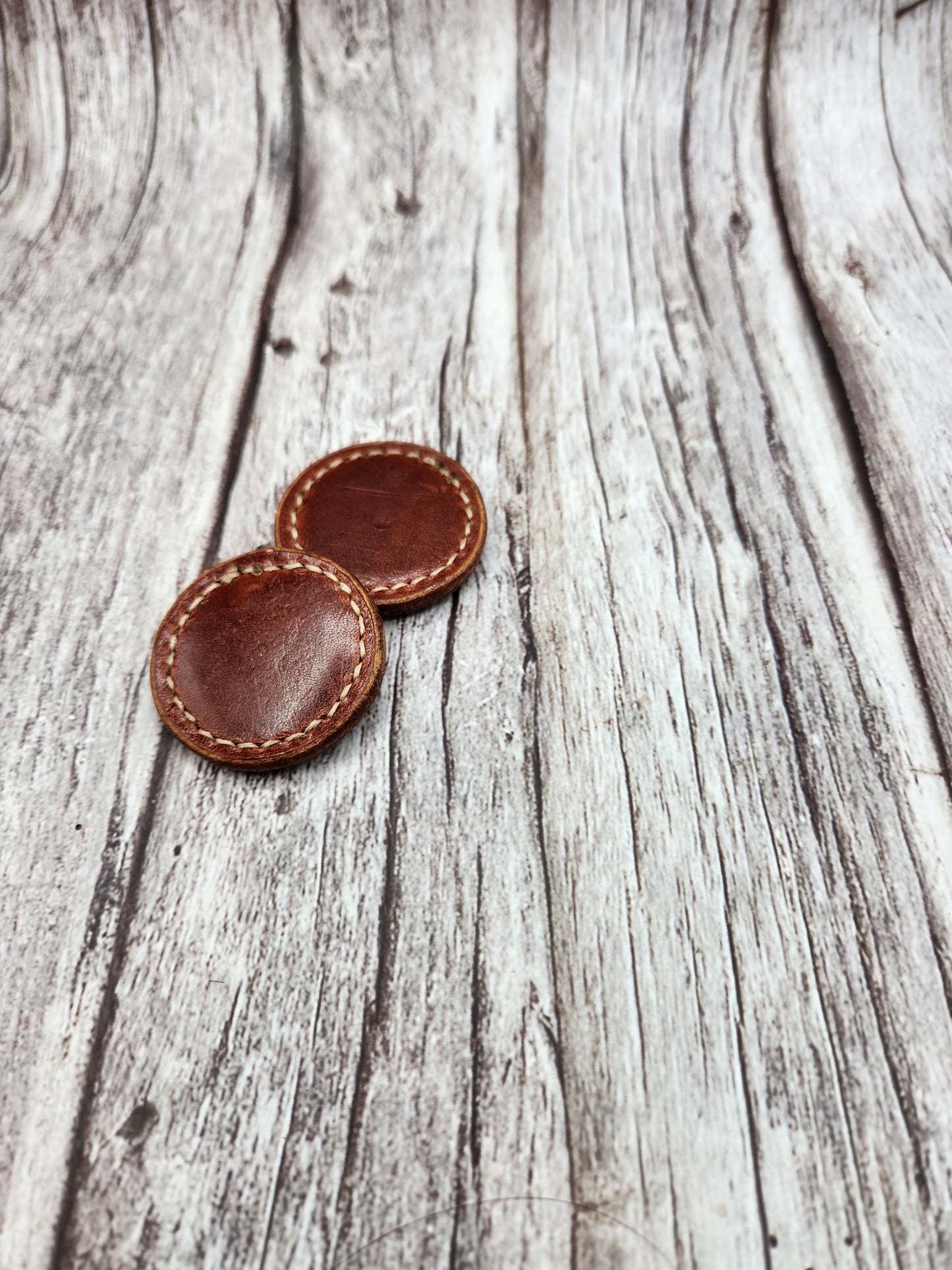 Personalized Leather Magnetic Golf Ball Marker – Custom Engraved Full Grain Leather – Handmade Golf Gift for Him or Dad