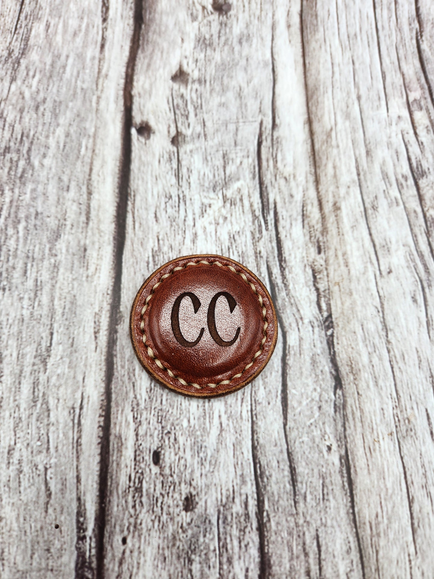 Personalized Leather Magnetic Golf Ball Marker – Custom Engraved Full Grain Leather – Handmade Golf Gift for Him or Dad