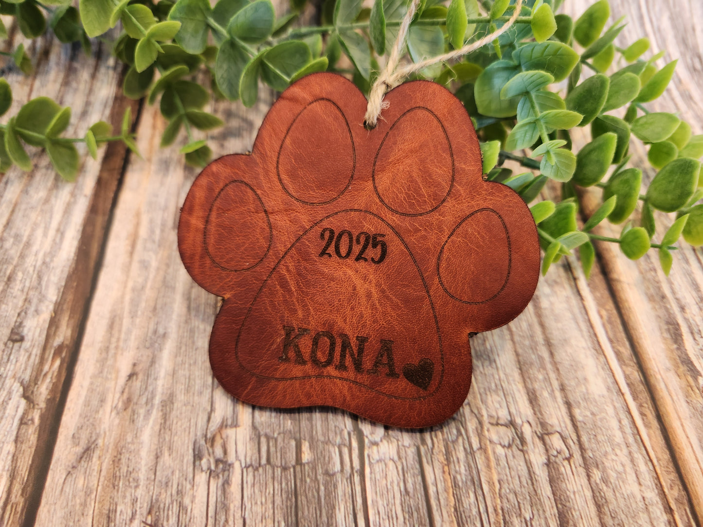 Personalized Full-Grain American Leather Pet Paw Ornament | Custom Name & Year | Dog or Cat Keepsake & Memorial | Handmade in the USA