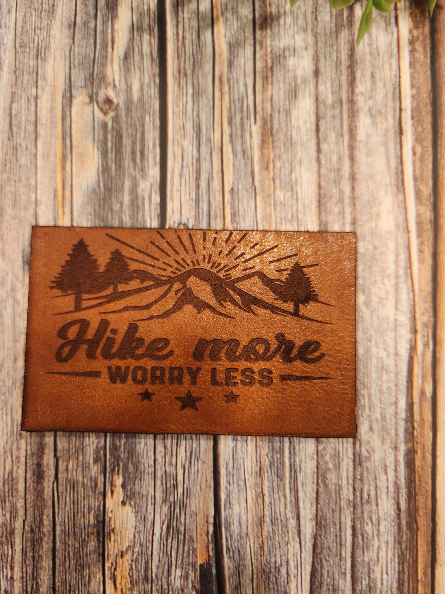 Handcrafted Full-Grain American Leather Pint Glass Sleeve | Includes 16oz Glass | Custom Laser Engraved | Heirloom Quality Barware